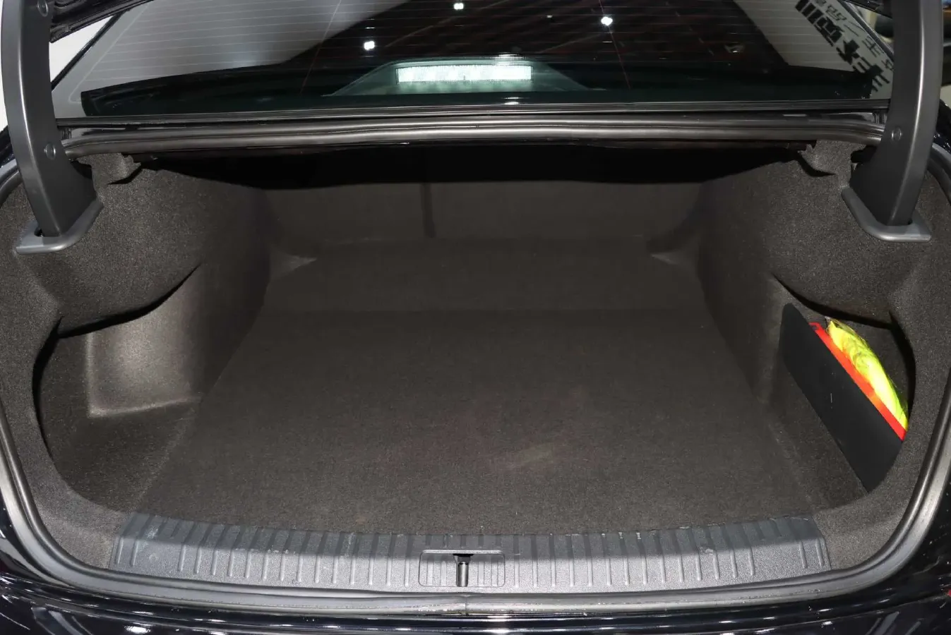 2023 Volkswagen Passat 2.0T 186HP L4 7DCT,autocango,china used car exporter,china ev exporter,chinese used car exporter,chinese used ev exporter