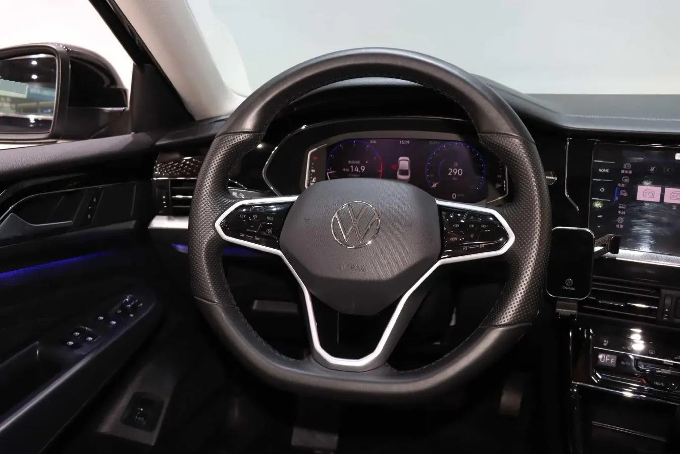 2023 Volkswagen Passat 2.0T 186HP L4 7DCT,autocango,china used car exporter,china ev exporter,chinese used car exporter,chinese used ev exporter