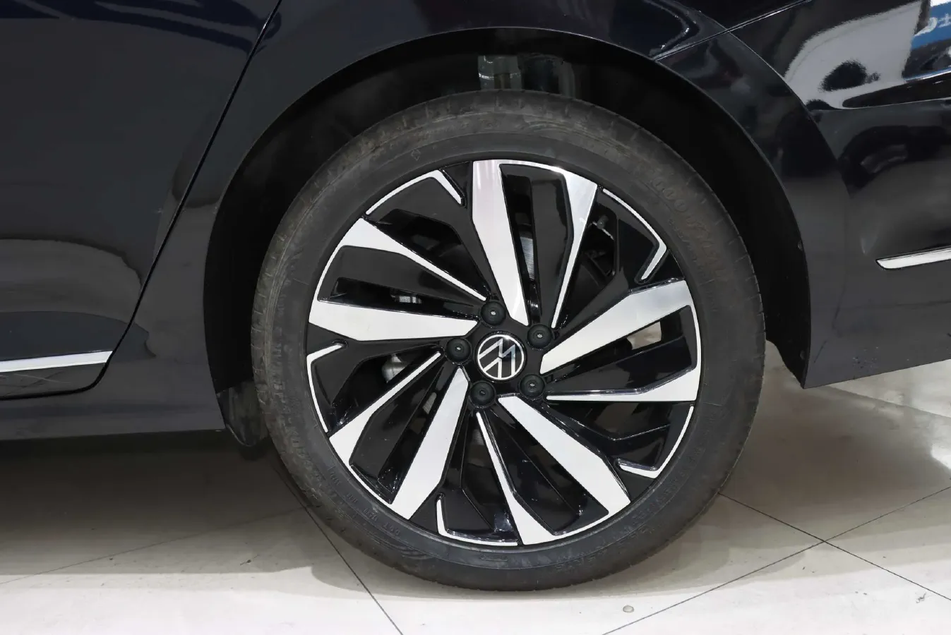 2023 Volkswagen Passat 2.0T 186HP L4 7DCT,autocango,china used car exporter,china ev exporter,chinese used car exporter,chinese used ev exporter