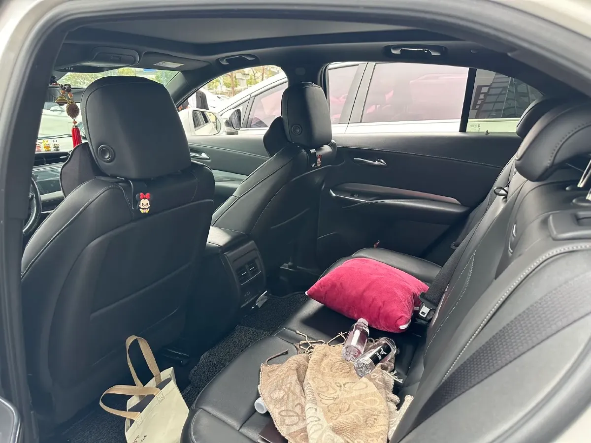 2020 Cadillac XT4 2.0T 241HP L4 9AT,autocango,china used car exporter,china ev exporter,chinese used car exporter,chinese used ev exporter