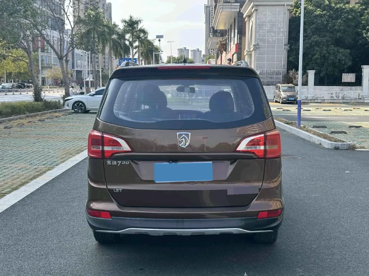 2016 BaoJun 730 1.5T 150HP L4 6MT,autocango,china used car exporter,china ev exporter,chinese used car exporter,chinese used ev exporter
