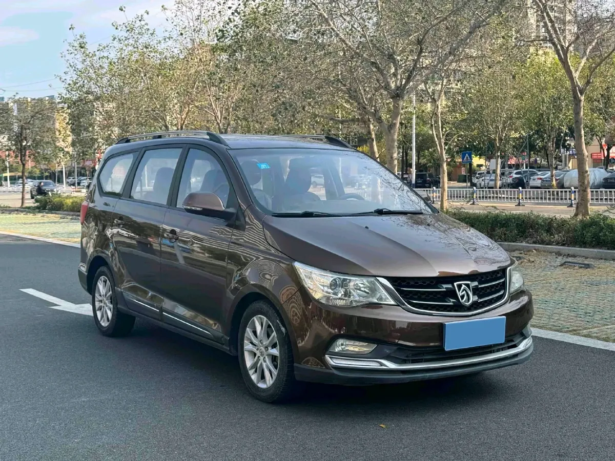 2016 BaoJun 730 1.5T 150HP L4 6MT,autocango,china used car exporter,china ev exporter,chinese used car exporter,chinese used ev exporter