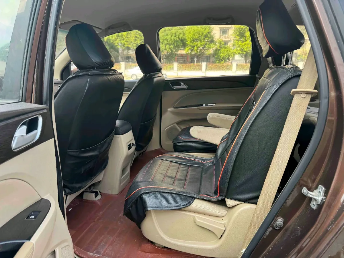 2016 BaoJun 730 1.5T 150HP L4 6MT,autocango,china used car exporter,china ev exporter,chinese used car exporter,chinese used ev exporter