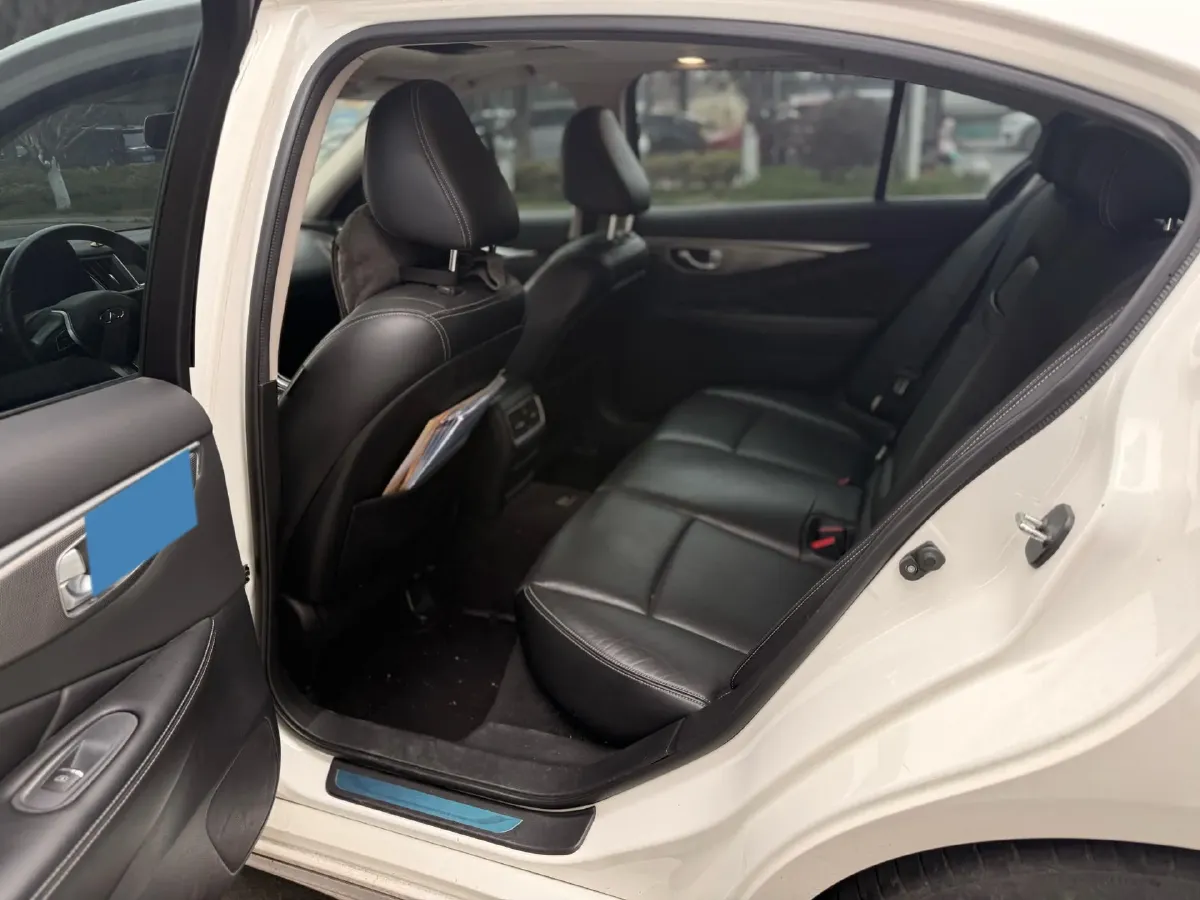 2018 Jeep Grand Commander 2.0T 265HP L4 9AT,autocango,china used car exporter,china ev exporter,chinese used car exporter,chinese used ev exporter