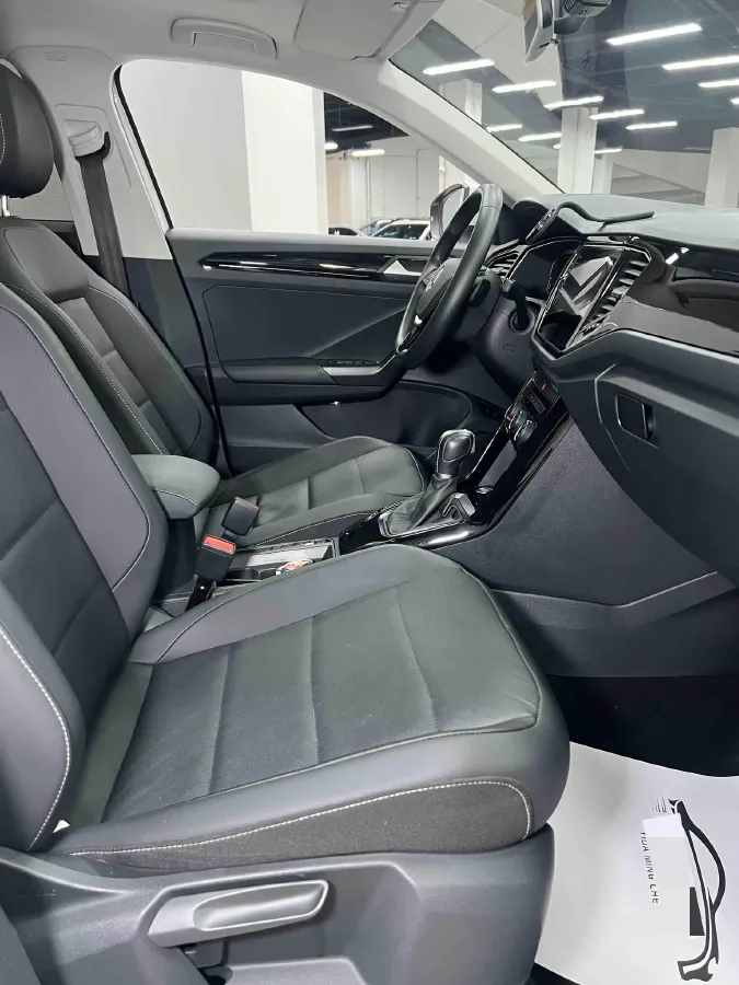 2021 Volkswagen T-Roc 1.4T 150HP L4 7DCT,autocango,china used car exporter,china ev exporter,chinese used car exporter,chinese used ev exporter