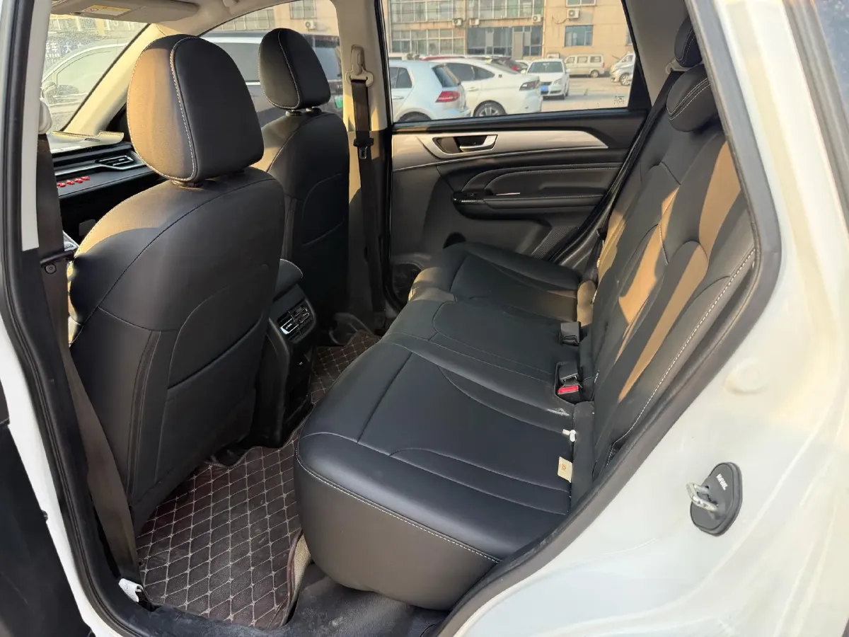 2021 Haval M6 1.5T 150HP L4 7DCT,autocango,china used car exporter,china ev exporter,chinese used car exporter,chinese used ev exporter