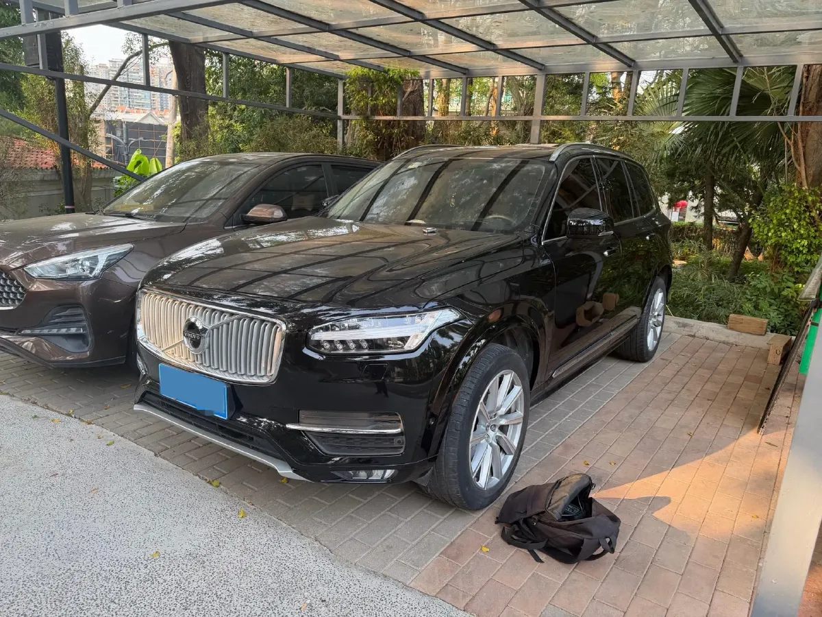 2019 Volvo XC90 2.0T 320HP L4 8AT,autocango,china used car exporter,china ev exporter,chinese used car exporter,chinese used ev exporter