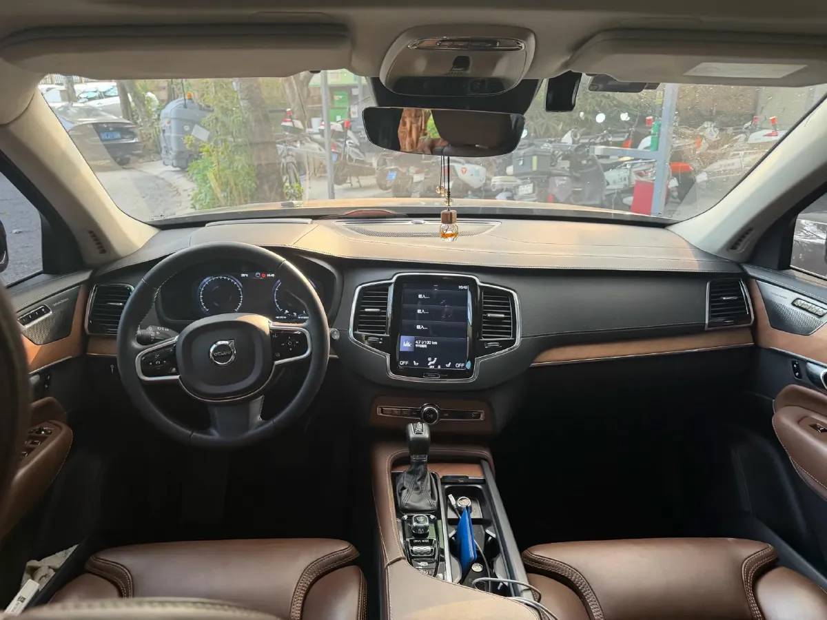 2019 Volvo XC90 2.0T 320HP L4 8AT,autocango,china used car exporter,china ev exporter,chinese used car exporter,chinese used ev exporter