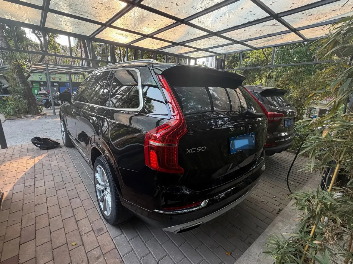 2019 Volvo XC90 2.0T 320HP L4 8AT,autocango,china used car exporter,china ev exporter,chinese used car exporter,chinese used ev exporter