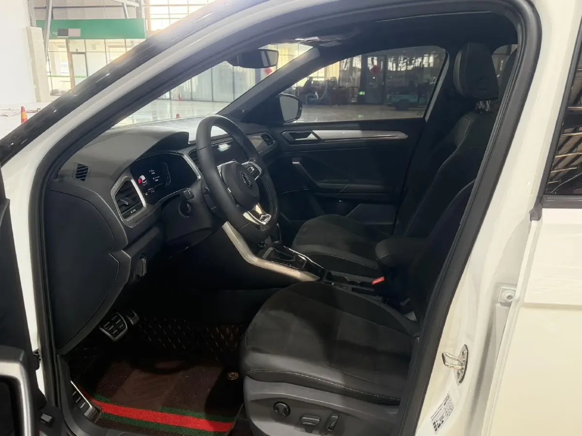2022 Volkswagen T-Roc 1.4T 150HP L4 7DCT,autocango,china used car exporter,china ev exporter,chinese used car exporter,chinese used ev exporter