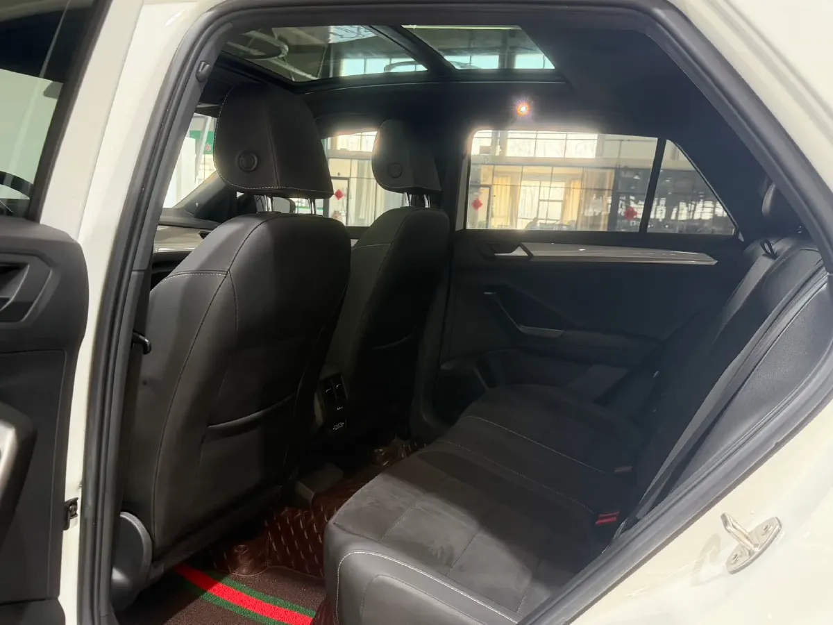 2022 Volkswagen T-Roc 1.4T 150HP L4 7DCT,autocango,china used car exporter,china ev exporter,chinese used car exporter,chinese used ev exporter