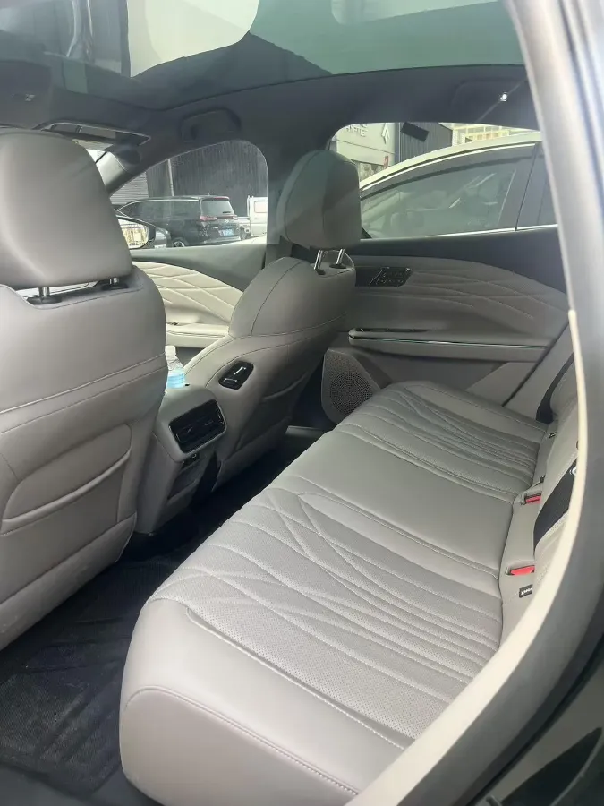 2025 Geely Galaxy Starshine 8 1.5T 163HP L4 3DHT PHEV 27.69KWH,autocango,china used car exporter,china ev exporter,chinese used car exporter,chinese used ev exporter