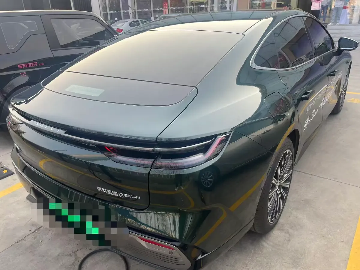 2025 Geely Galaxy Starshine 8 1.5T 163HP L4 3DHT PHEV 27.69KWH,autocango,china used car exporter,china ev exporter,chinese used car exporter,chinese used ev exporter
