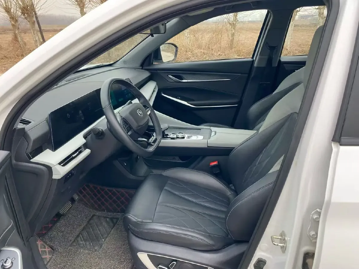 2022 ChangAn CS75 Plus 1.5T 188HP L4 8AT,autocango,china used car exporter,china ev exporter,chinese used car exporter,chinese used ev exporter