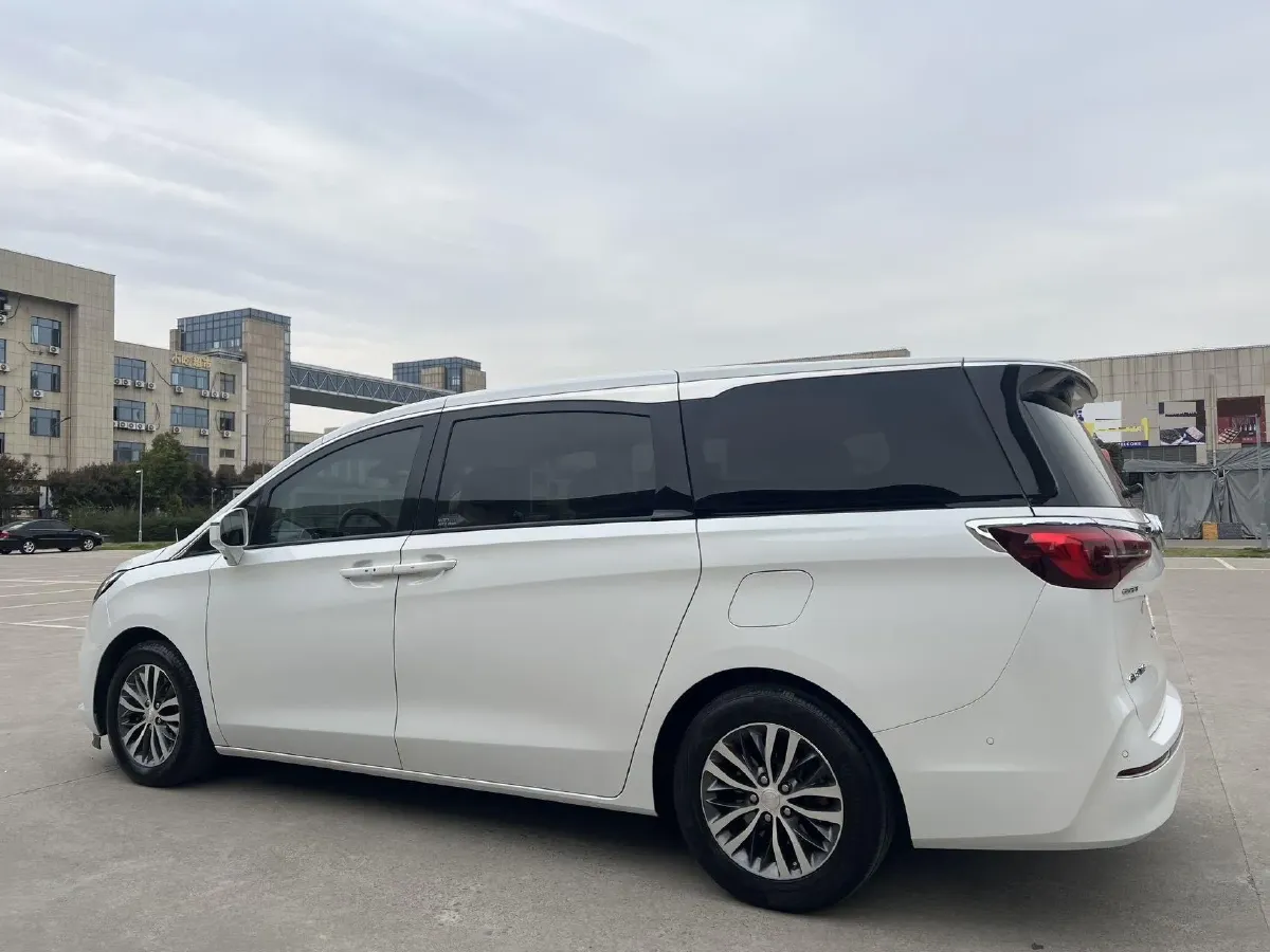 2022 Buick GL8 2.0T 237HP L4 9AT,autocango,china used car exporter,china ev exporter,chinese used car exporter,chinese used ev exporter
