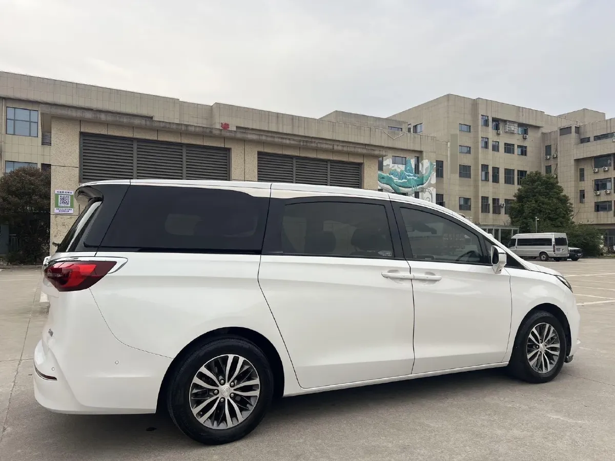 2022 Buick GL8 2.0T 237HP L4 9AT,autocango,china used car exporter,china ev exporter,chinese used car exporter,chinese used ev exporter