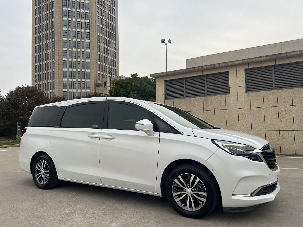 2022 Buick GL8 2.0T 237HP L4 9AT,autocango,china used car exporter,china ev exporter,chinese used car exporter,chinese used ev exporter