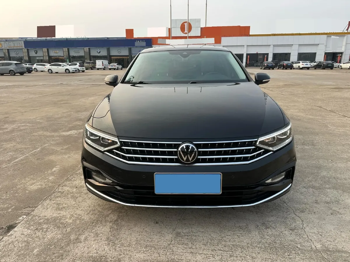 2023 Volkswagen Magotan 2.0T 186HP L4 7DCT,autocango,china used car exporter,china ev exporter,chinese used car exporter,chinese used ev exporter