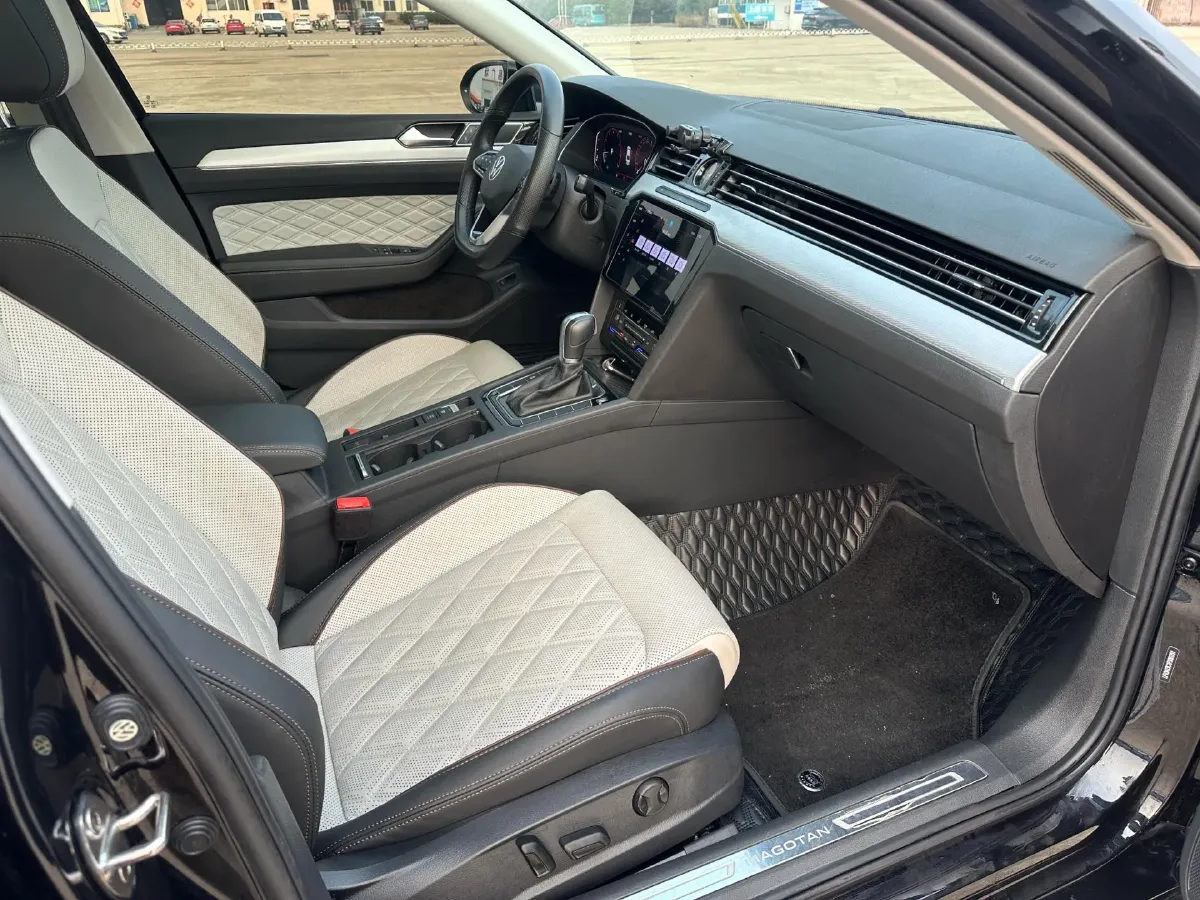 2023 Volkswagen Magotan 2.0T 186HP L4 7DCT,autocango,china used car exporter,china ev exporter,chinese used car exporter,chinese used ev exporter
