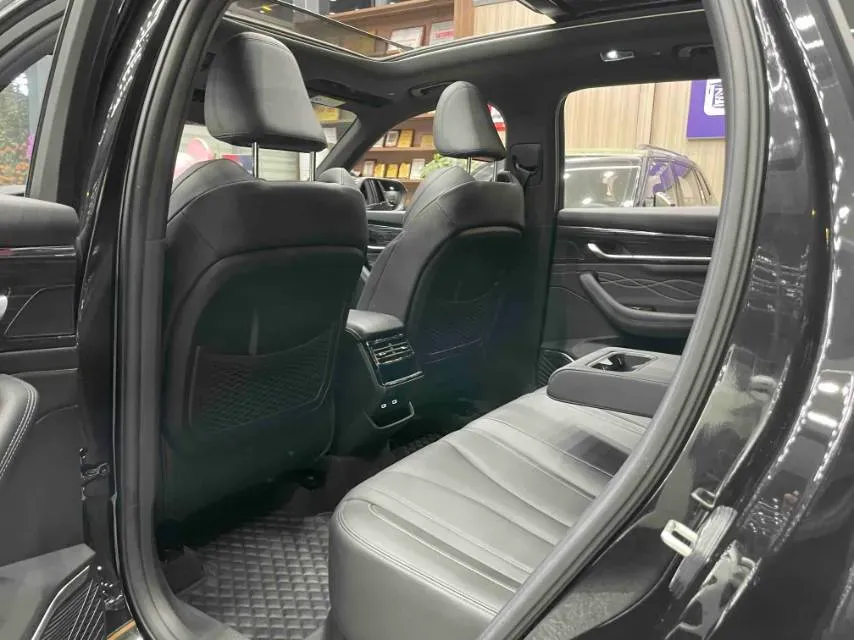 2024 Geely Monjaro 2.0T 218HP L4 7DCT,autocango,china used car exporter,china ev exporter,chinese used car exporter,chinese used ev exporter