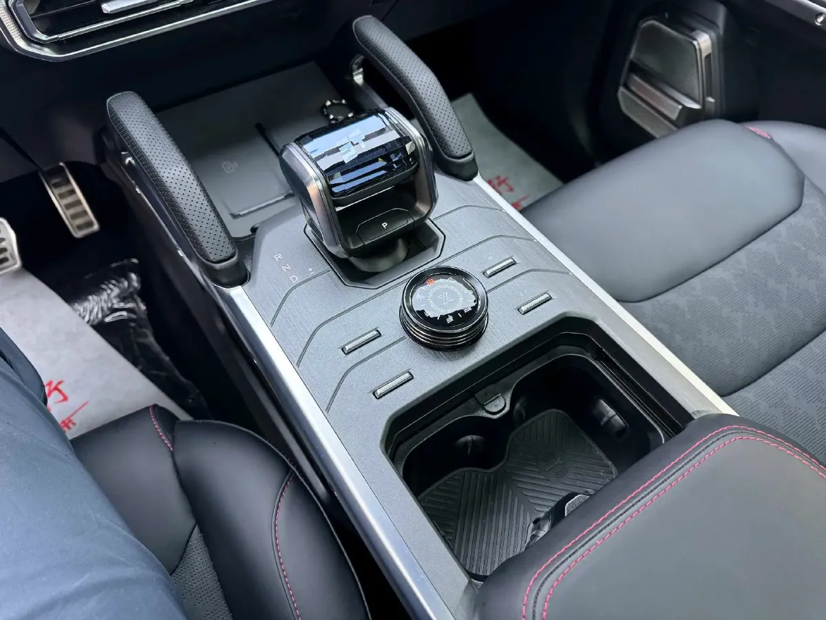 2025 Jetour Traveller 2.0T 254HP L4 7DCT,autocango,china used car exporter,china ev exporter,chinese used car exporter,chinese used ev exporter