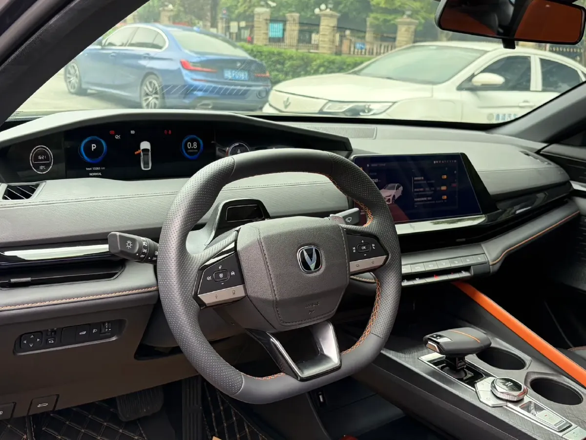 2022 ChangAn UNI-V 1.5T 188HP L4 7DCT,autocango,china used car exporter,china ev exporter,chinese used car exporter,chinese used ev exporter