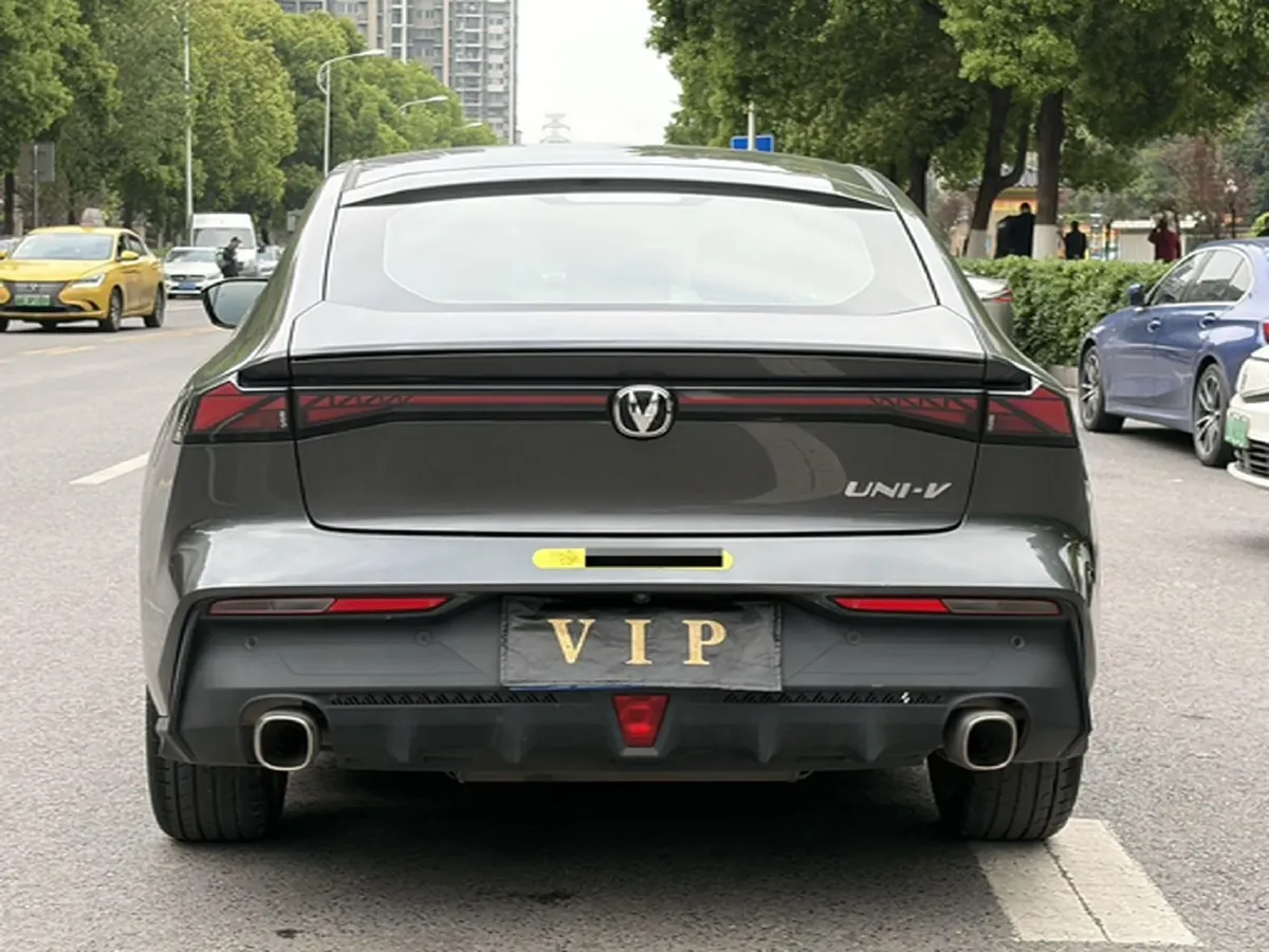 2022 ChangAn UNI-V 1.5T 188HP L4 7DCT,autocango,china used car exporter,china ev exporter,chinese used car exporter,chinese used ev exporter