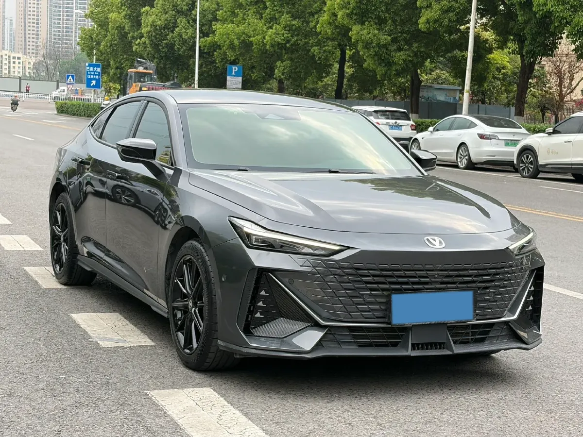 2022 ChangAn UNI-V 1.5T 188HP L4 7DCT,autocango,china used car exporter,china ev exporter,chinese used car exporter,chinese used ev exporter