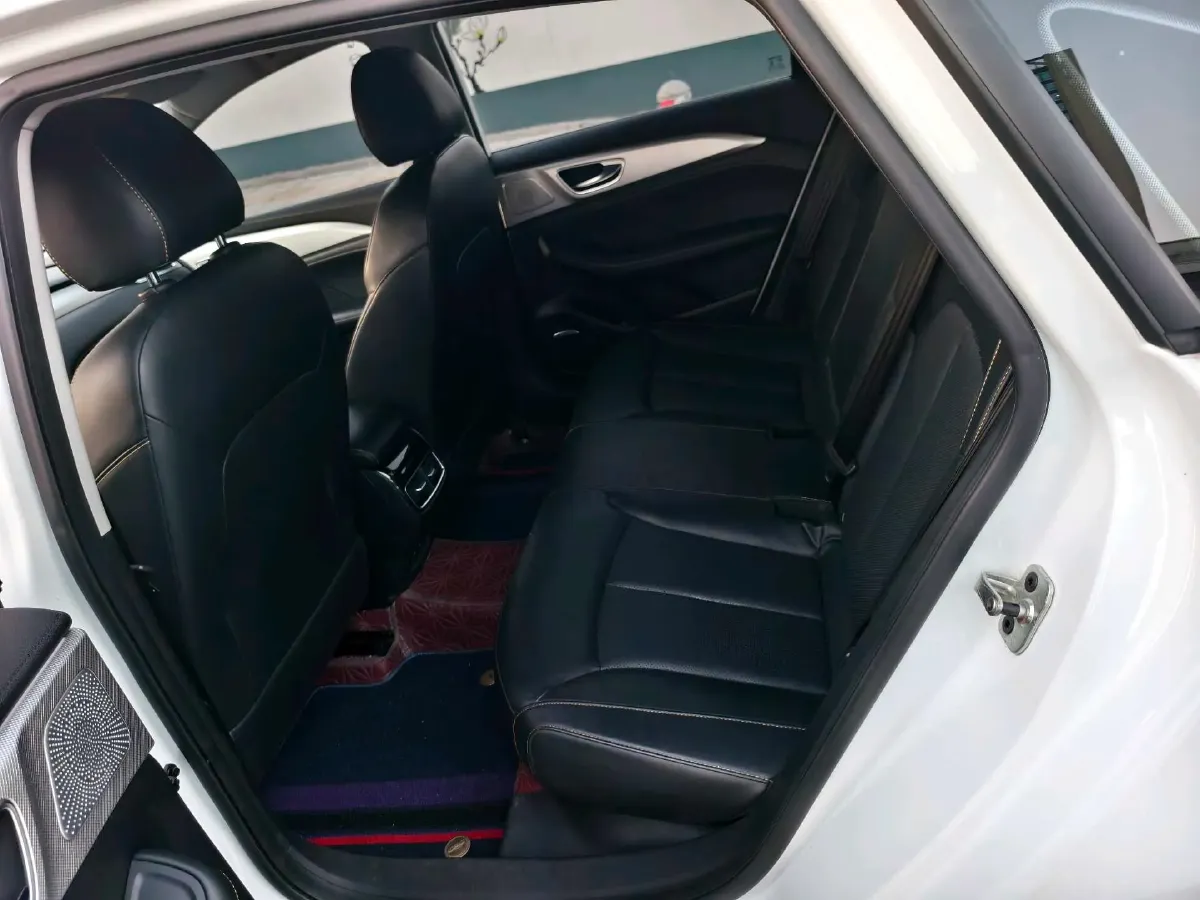 2020 Roewe i6 MAX 1.5T 173HP L4 7DCT,autocango,china used car exporter,china ev exporter,chinese used car exporter,chinese used ev exporter