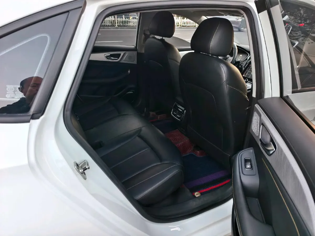 2020 Roewe i6 MAX 1.5T 173HP L4 7DCT,autocango,china used car exporter,china ev exporter,chinese used car exporter,chinese used ev exporter