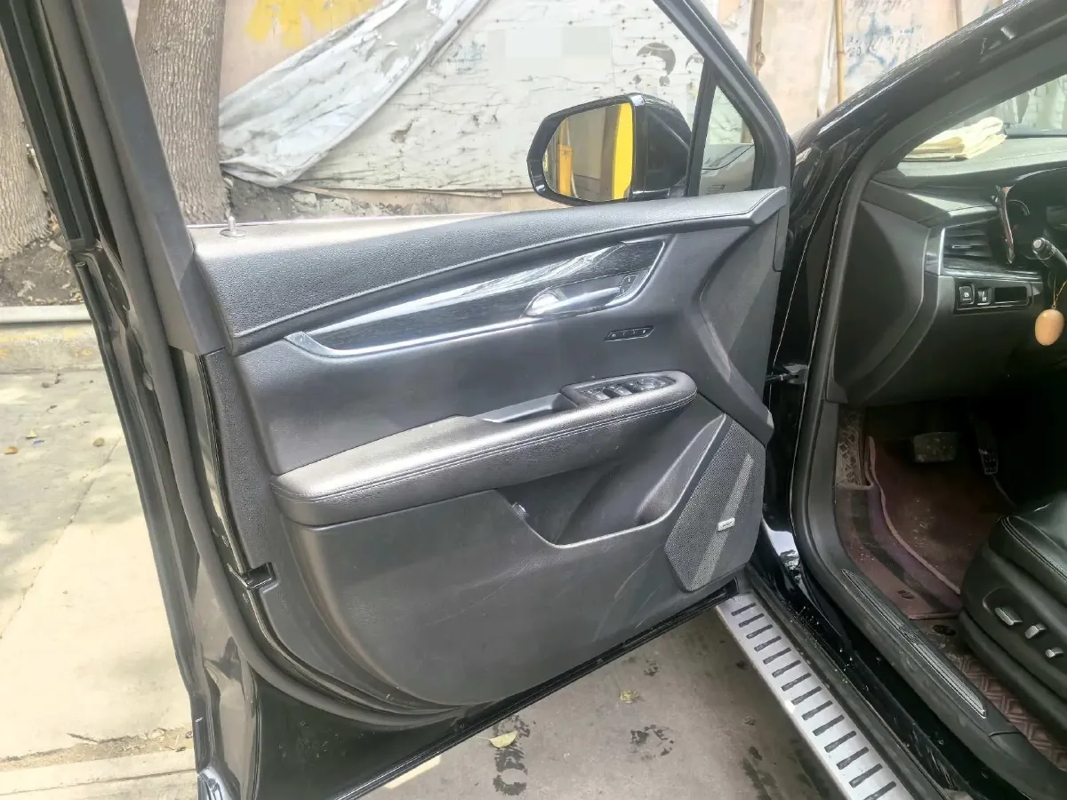 2021 Cadillac XT5 2.0T 237HP L4 9AT,autocango,china used car exporter,china ev exporter,chinese used car exporter,chinese used ev exporter