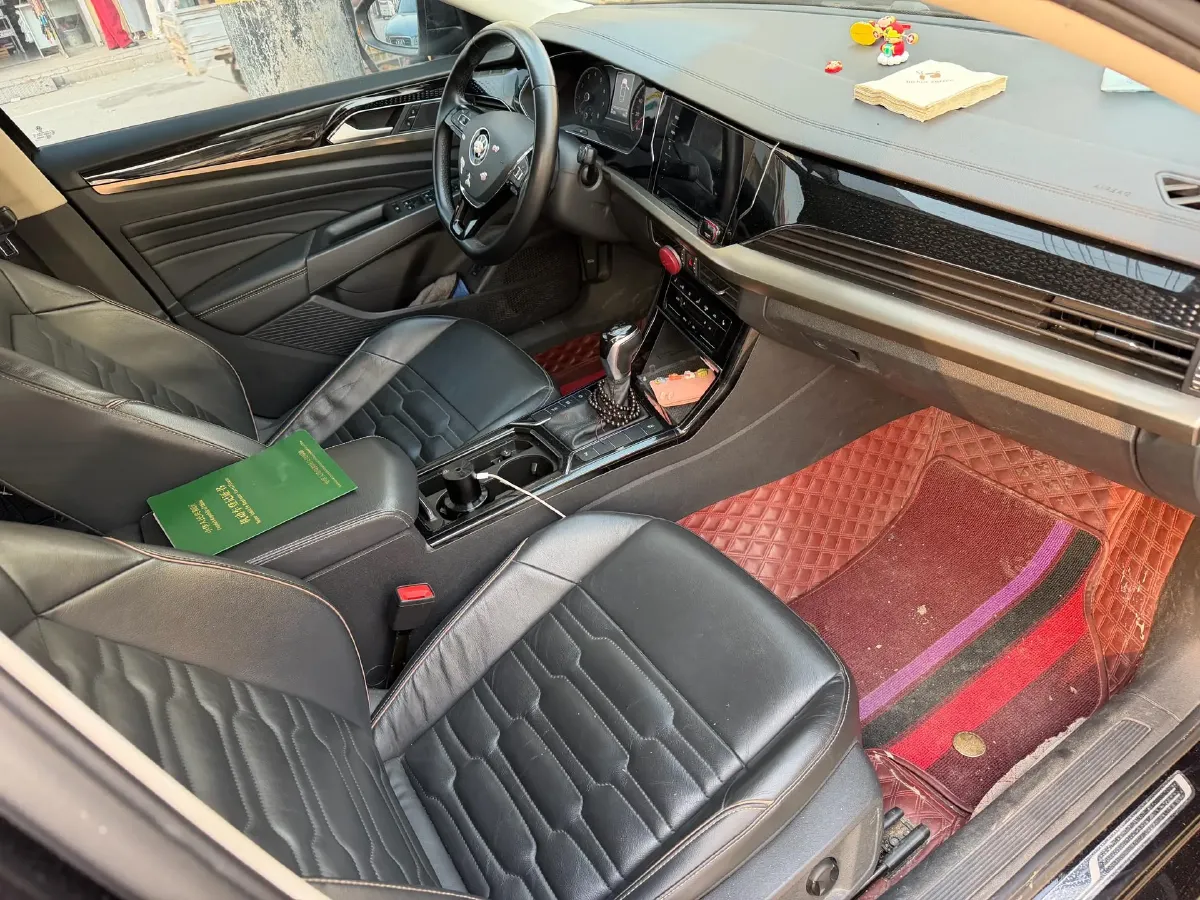 2021 Volkswagen Passat 2.0T 186HP L4 7DCT,autocango,china used car exporter,china ev exporter,chinese used car exporter,chinese used ev exporter