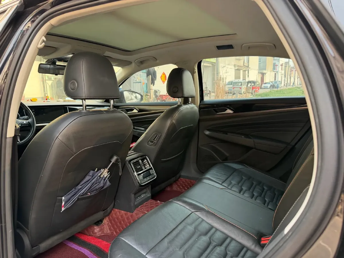 2021 Volkswagen Passat 2.0T 186HP L4 7DCT,autocango,china used car exporter,china ev exporter,chinese used car exporter,chinese used ev exporter