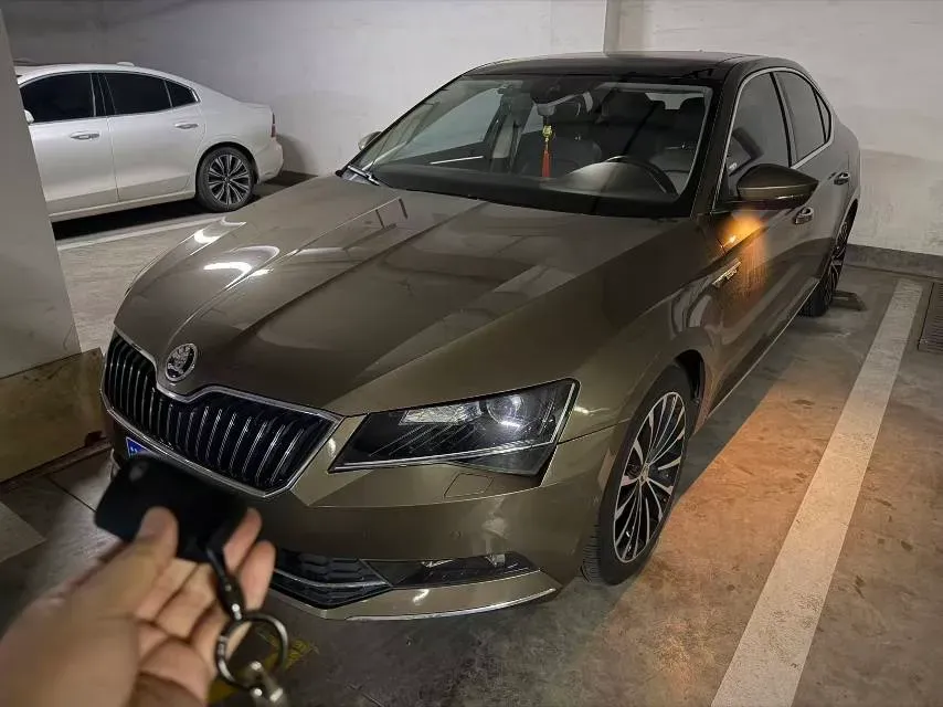 2018 Skoda Kodiak 1.8T 180HP L4 7DCT,autocango,china used car exporter,china ev exporter,chinese used car exporter,chinese used ev exporter