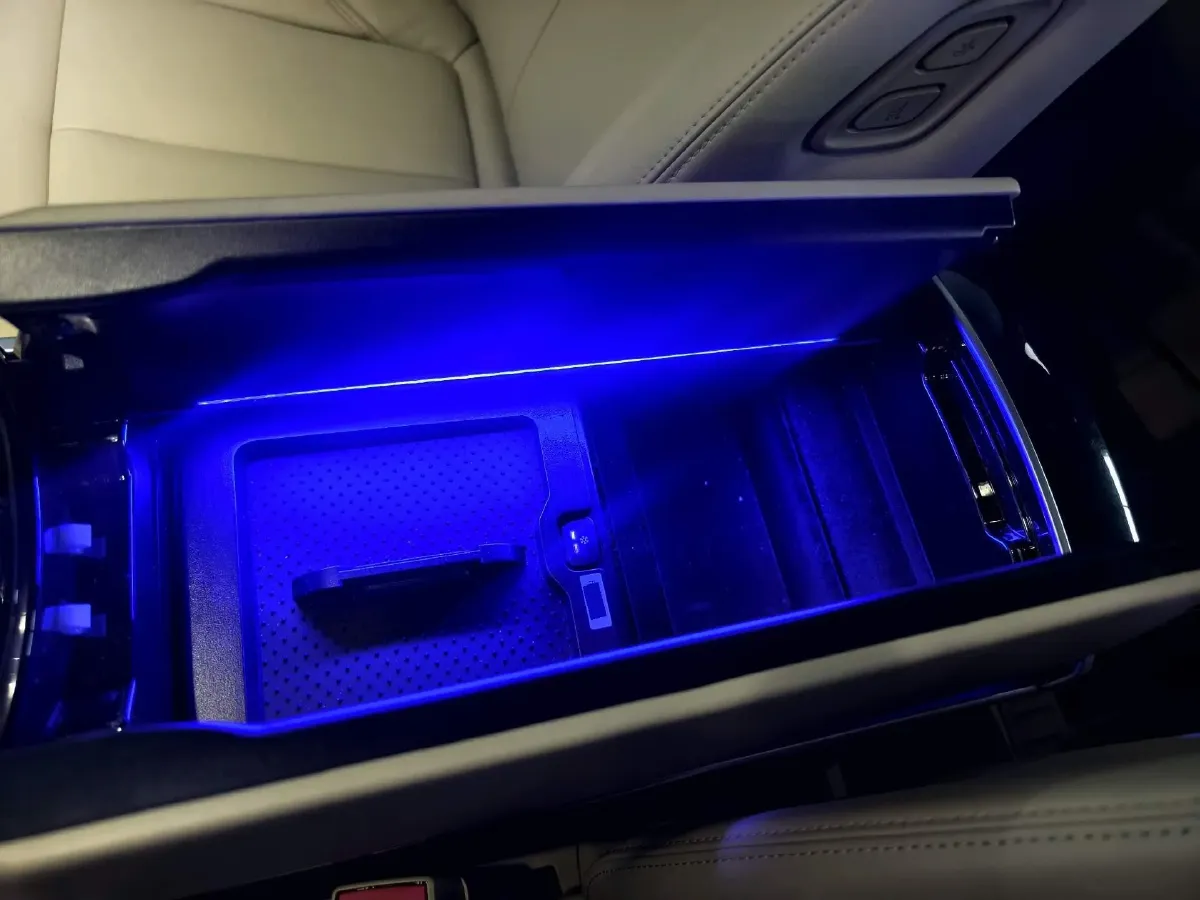 2023 Buick GL8 2.0T 237HP L4 9AT,autocango,china used car exporter,china ev exporter,chinese used car exporter,chinese used ev exporter