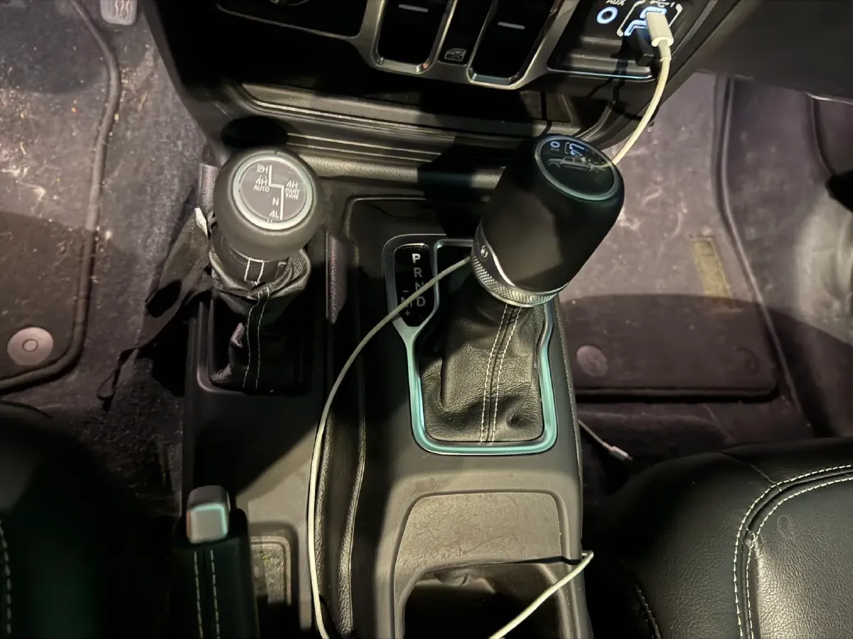 2023 Jeep Gladiator 3.6L 284HP V6 8AT,autocango,china used car exporter,china ev exporter,chinese used car exporter,chinese used ev exporter