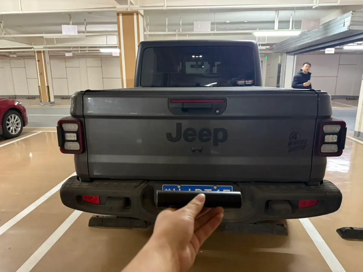 2023 Jeep Gladiator 3.6L 284HP V6 8AT,autocango,china used car exporter,china ev exporter,chinese used car exporter,chinese used ev exporter