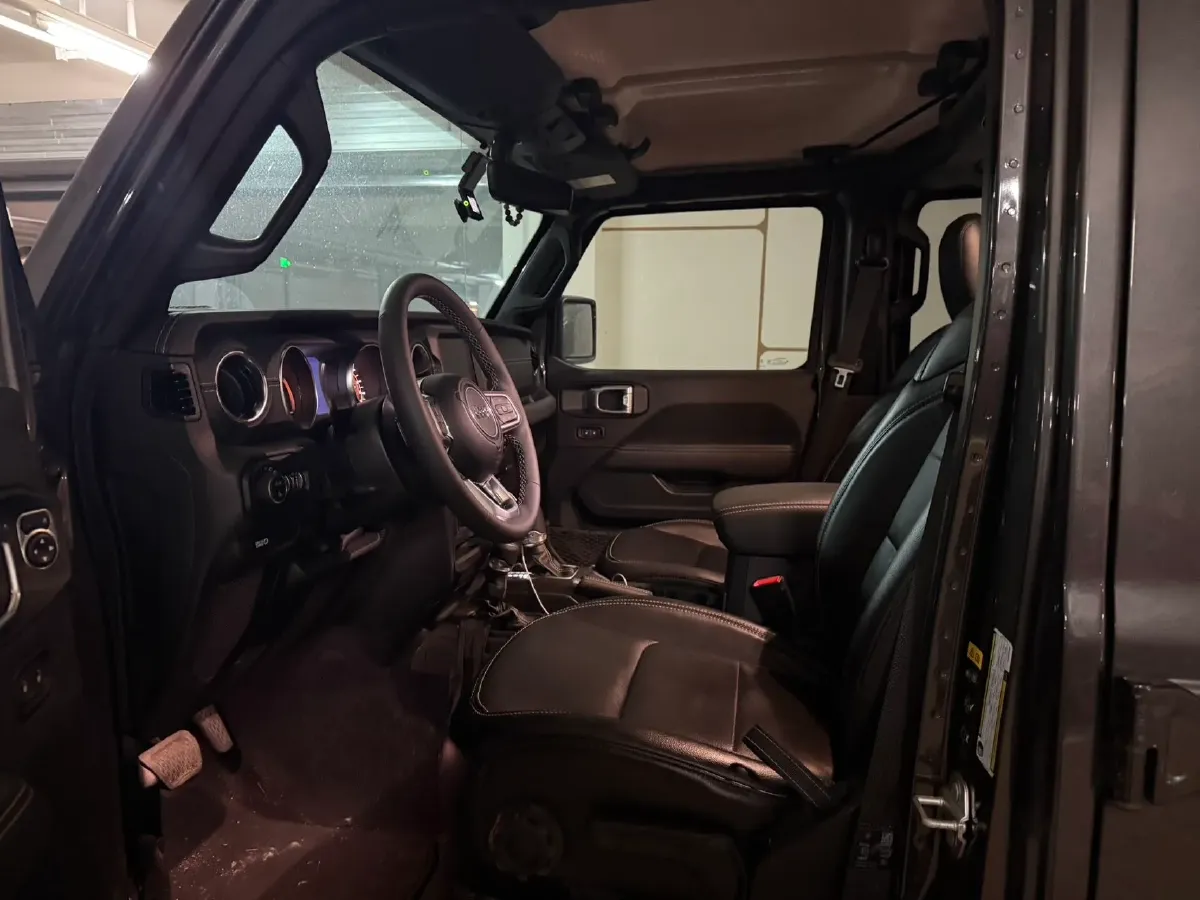 2023 Jeep Gladiator 3.6L 284HP V6 8AT,autocango,china used car exporter,china ev exporter,chinese used car exporter,chinese used ev exporter