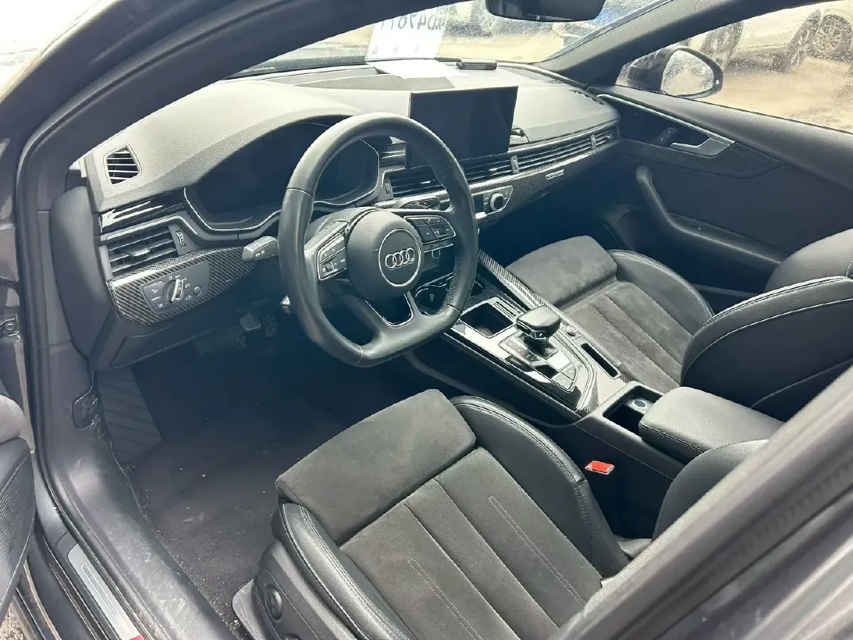 2022 Audi A4L 2.0T 252HP L4 7DCT,autocango,china used car exporter,china ev exporter,chinese used car exporter,chinese used ev exporter