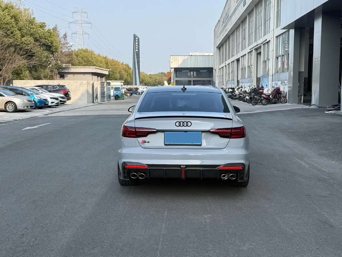 2020 Audi A4L 2.0T 252HP L4 7DCT,autocango,china used car exporter,china ev exporter,chinese used car exporter,chinese used ev exporter