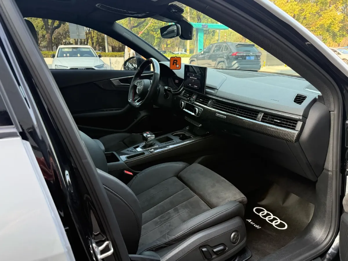 2020 Audi A4L 2.0T 252HP L4 7DCT,autocango,china used car exporter,china ev exporter,chinese used car exporter,chinese used ev exporter