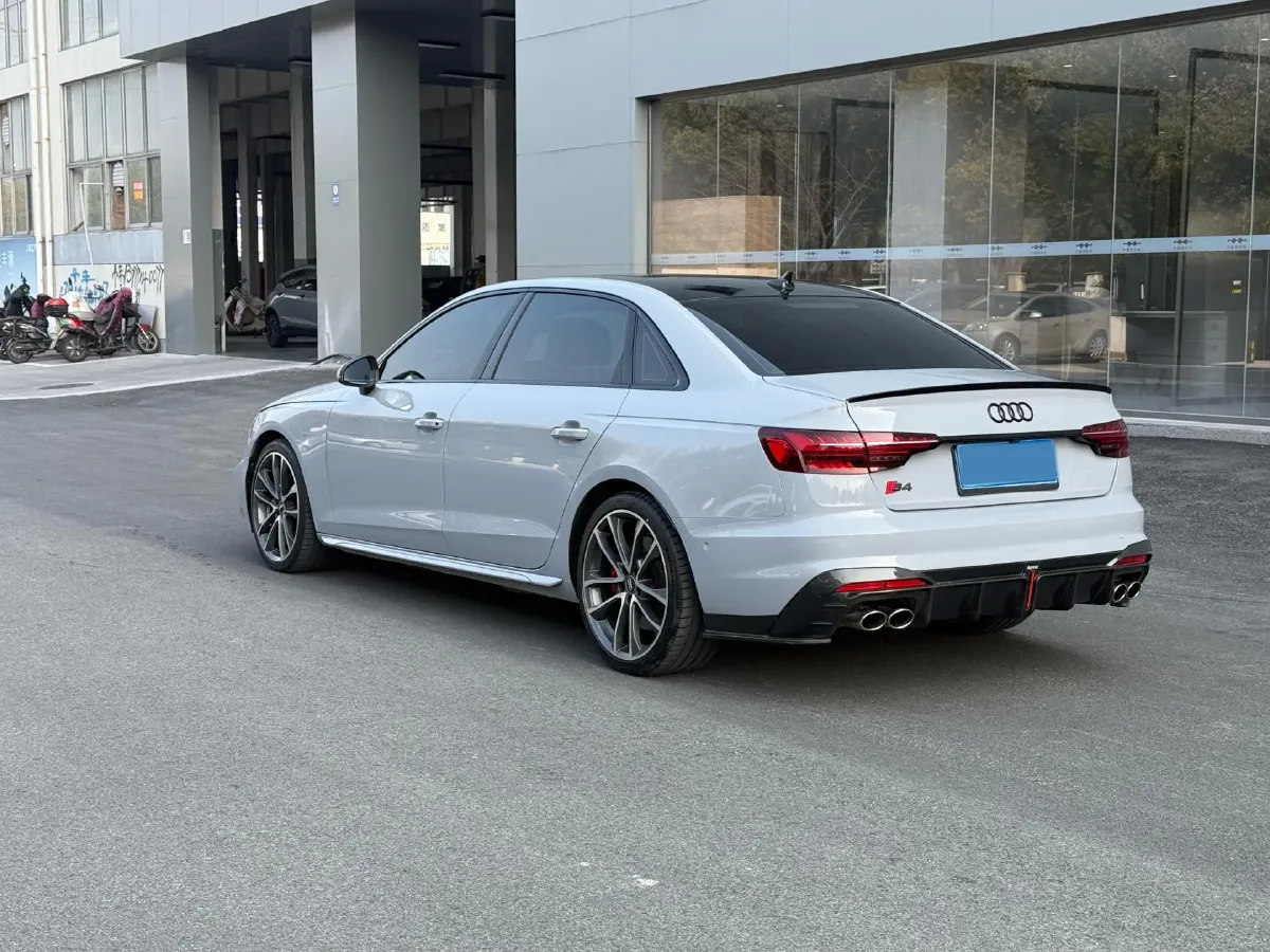 2020 Audi A4L 2.0T 252HP L4 7DCT,autocango,china used car exporter,china ev exporter,chinese used car exporter,chinese used ev exporter