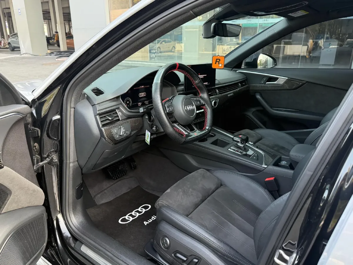 2020 Audi A4L 2.0T 252HP L4 7DCT,autocango,china used car exporter,china ev exporter,chinese used car exporter,chinese used ev exporter