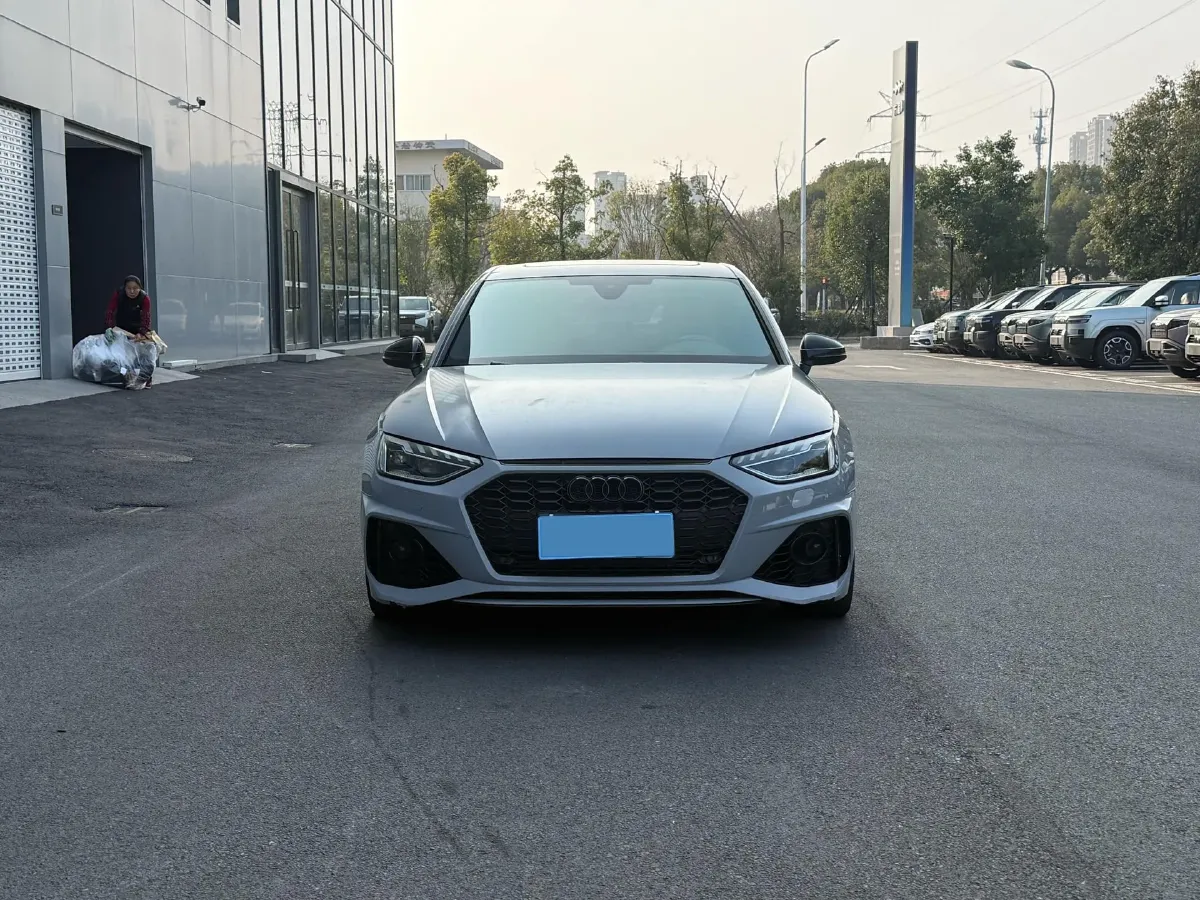 2020 Audi A4L 2.0T 252HP L4 7DCT,autocango,china used car exporter,china ev exporter,chinese used car exporter,chinese used ev exporter