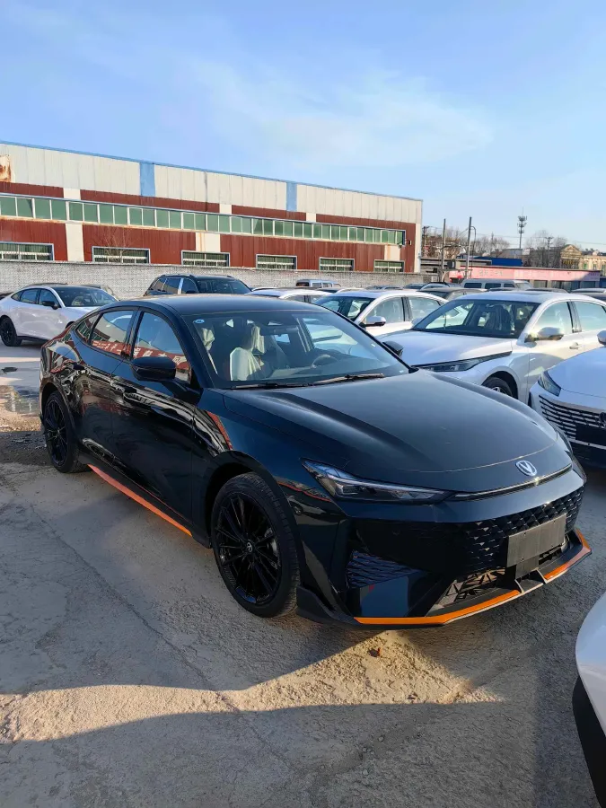 2024 ChangAn UNI-V 1.5T 188HP L4 7DCT,autocango,china used car exporter,china ev exporter,chinese used car exporter,chinese used ev exporter