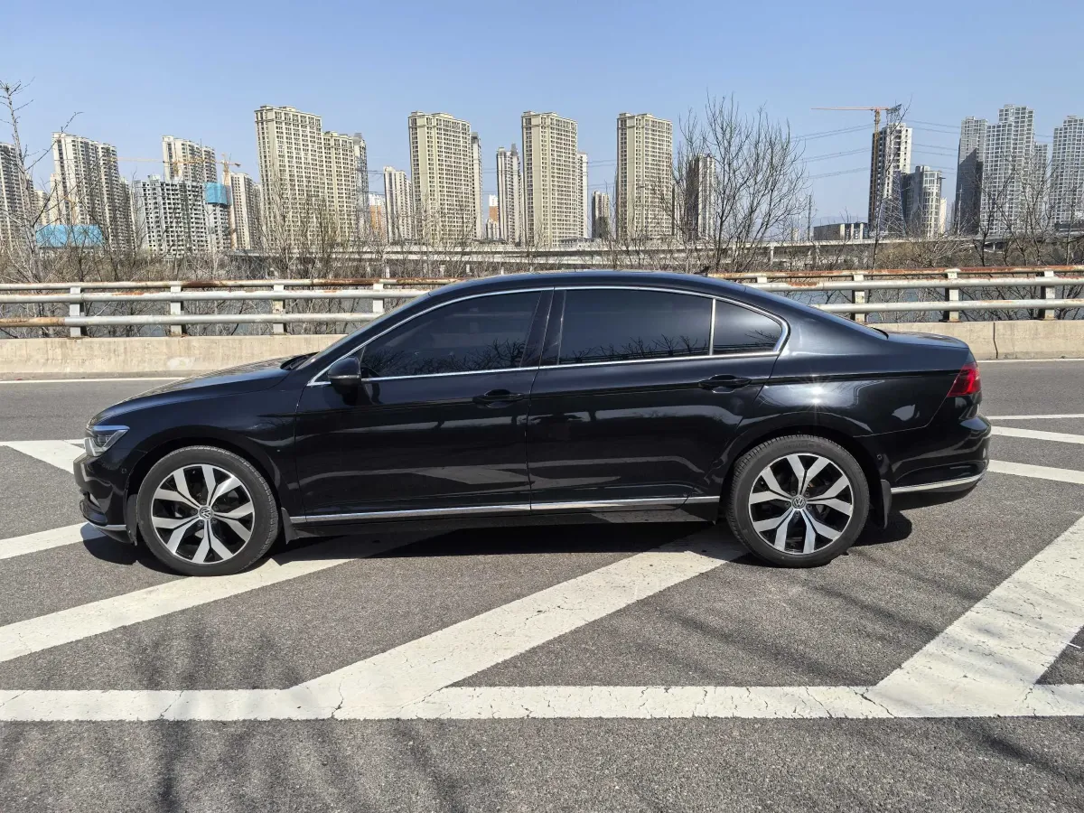 2018 Volkswagen Magotan 1.8T 180HP L4 7DCT,autocango,china used car exporter,china ev exporter,chinese used car exporter,chinese used ev exporter