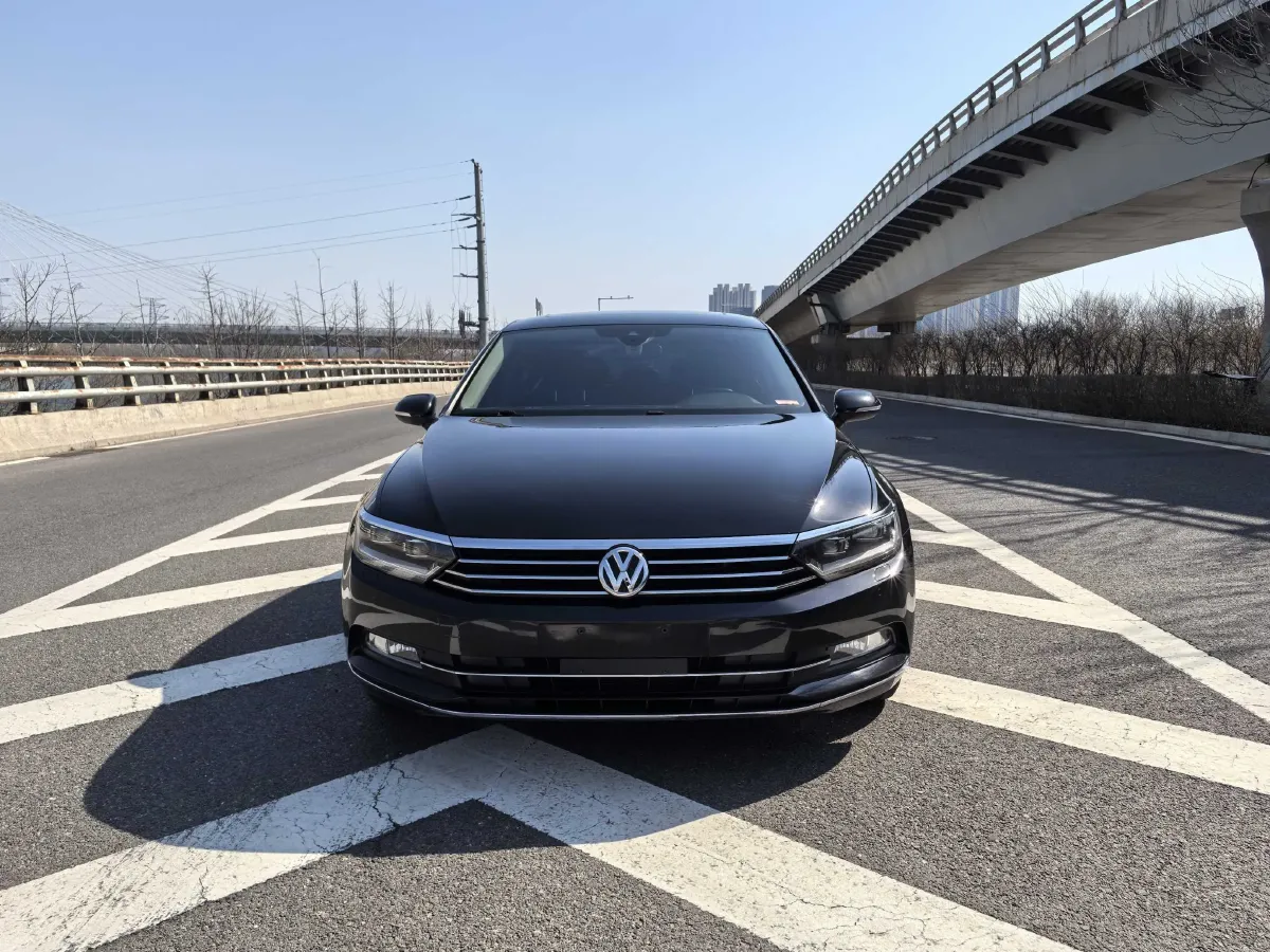 2018 Volkswagen Magotan 1.8T 180HP L4 7DCT,autocango,china used car exporter,china ev exporter,chinese used car exporter,chinese used ev exporter