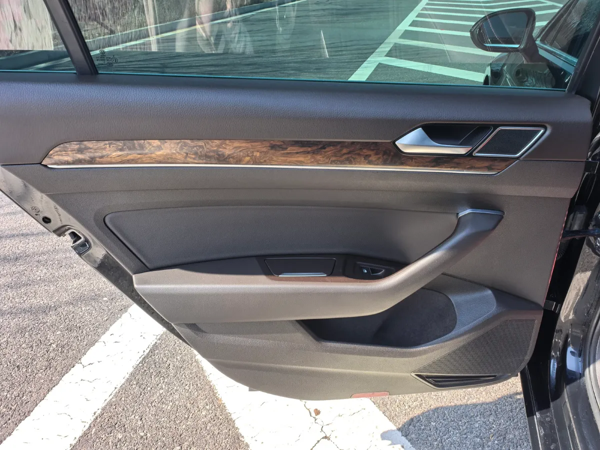 2018 Volkswagen Magotan 1.8T 180HP L4 7DCT,autocango,china used car exporter,china ev exporter,chinese used car exporter,chinese used ev exporter