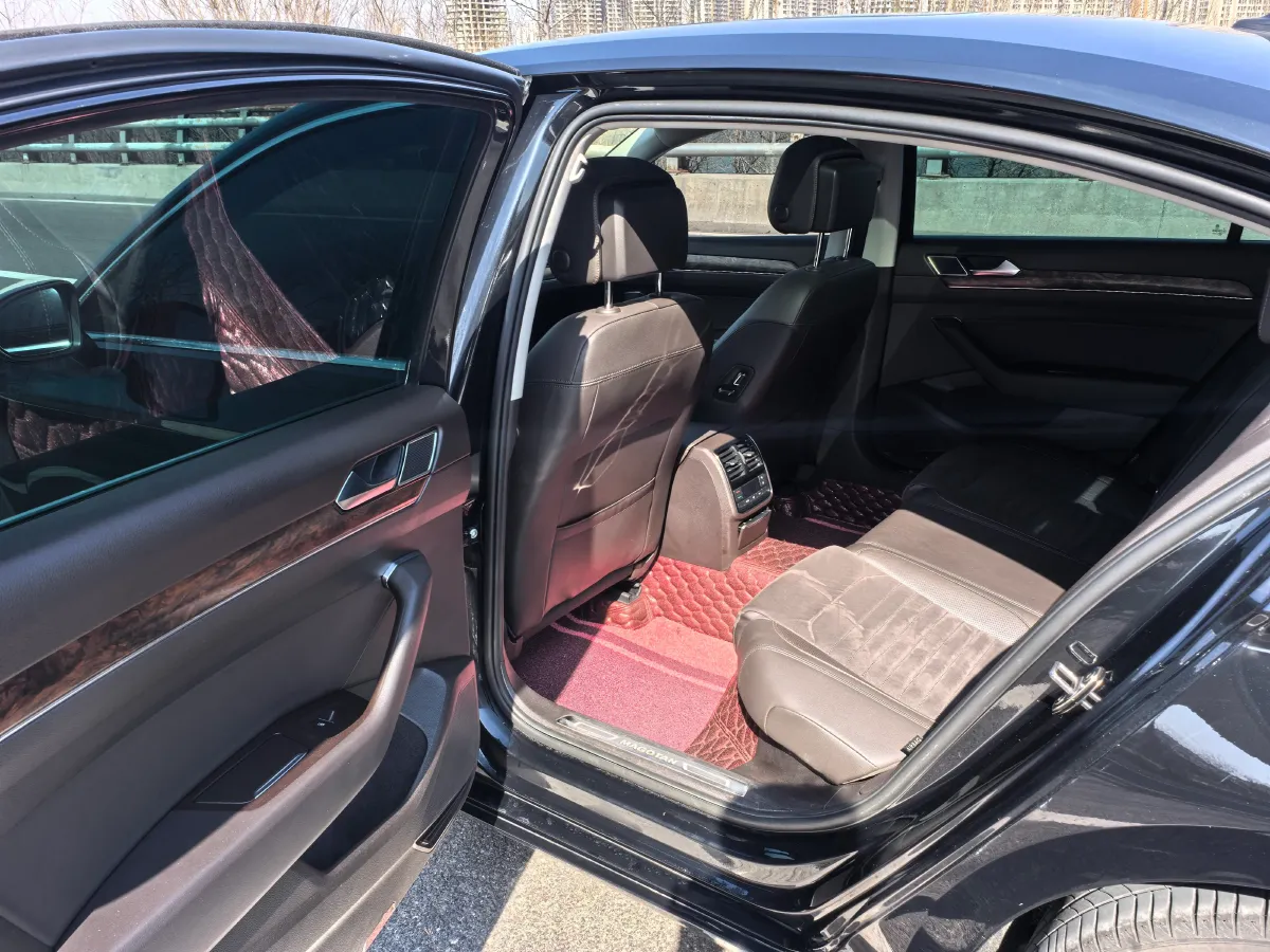 2018 Volkswagen Magotan 1.8T 180HP L4 7DCT,autocango,china used car exporter,china ev exporter,chinese used car exporter,chinese used ev exporter