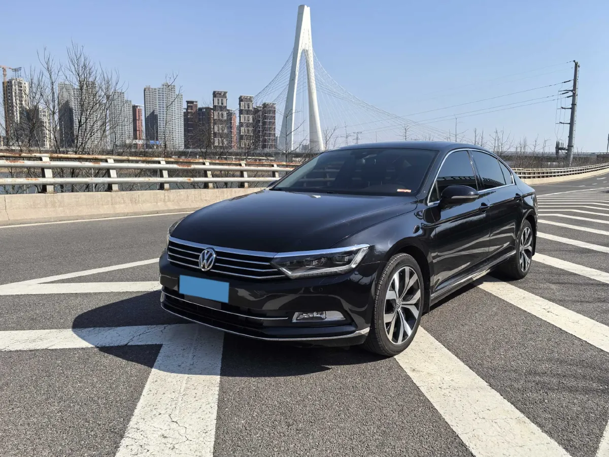 2018 Volkswagen Magotan 1.8T 180HP L4 7DCT,autocango,china used car exporter,china ev exporter,chinese used car exporter,chinese used ev exporter